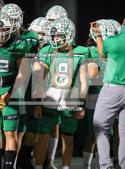 Thumbnail 2 in Caddo Mills vs. Van (UIL 4A D2 Area) photogallery.