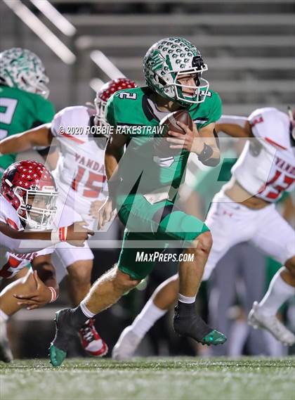Thumbnail 3 in Caddo Mills vs. Van (UIL 4A D2 Area) photogallery.