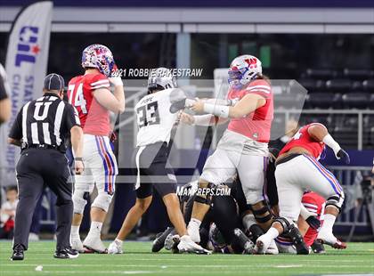 Thumbnail 2 in Westlake vs. Guyer (UIL Football 6A DII Finals) photogallery.
