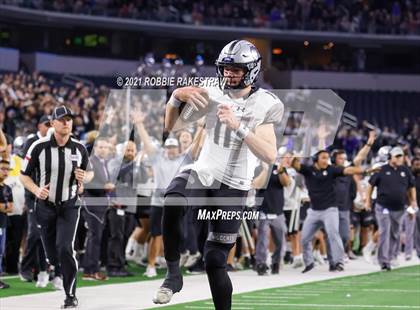 Thumbnail 3 in Westlake vs. Guyer (UIL Football 6A DII Finals) photogallery.