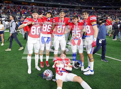 Thumbnail 3 in Westlake vs. Guyer (UIL Football 6A DII Finals) photogallery.