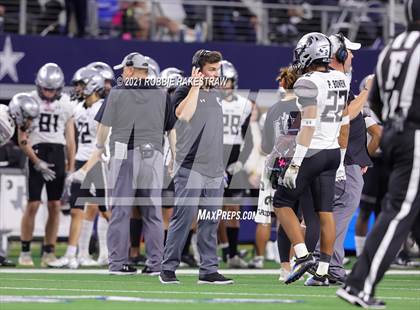 Thumbnail 3 in Westlake vs. Guyer (UIL Football 6A DII Finals) photogallery.