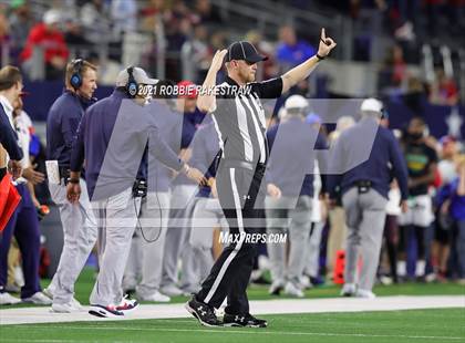 Thumbnail 3 in Westlake vs. Guyer (UIL Football 6A DII Finals) photogallery.