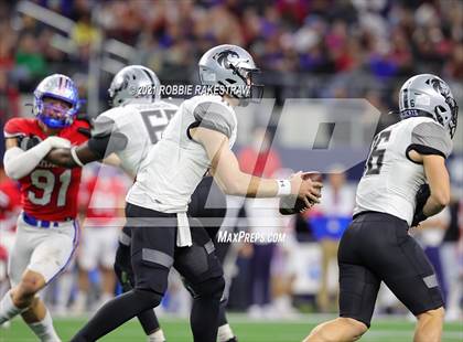 Thumbnail 3 in Westlake vs. Guyer (UIL Football 6A DII Finals) photogallery.