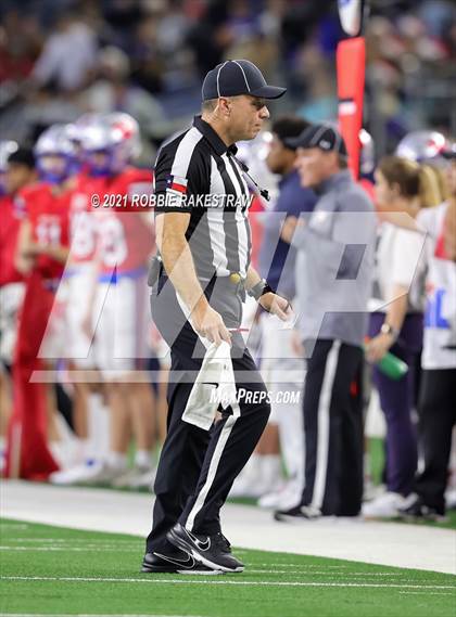 Thumbnail 2 in Westlake vs. Guyer (UIL Football 6A DII Finals) photogallery.