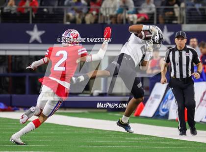 Thumbnail 3 in Westlake vs. Guyer (UIL Football 6A DII Finals) photogallery.