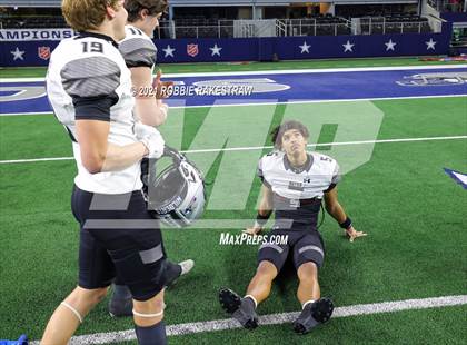 Thumbnail 1 in Westlake vs. Guyer (UIL Football 6A DII Finals) photogallery.