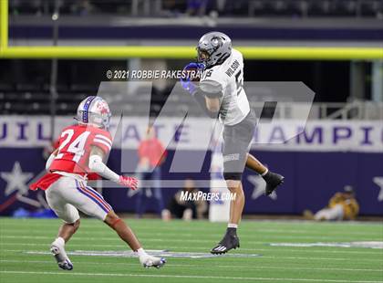 Thumbnail 3 in Westlake vs. Guyer (UIL Football 6A DII Finals) photogallery.