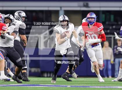 Thumbnail 2 in Westlake vs. Guyer (UIL Football 6A DII Finals) photogallery.
