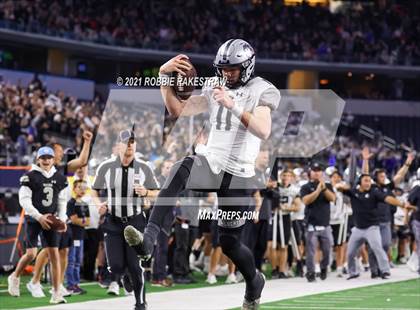 Thumbnail 1 in Westlake vs. Guyer (UIL Football 6A DII Finals) photogallery.