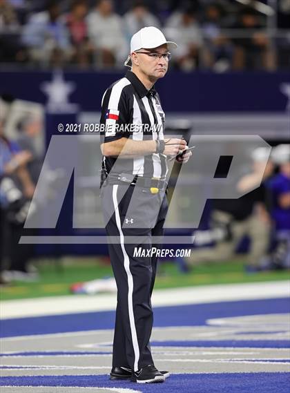 Thumbnail 1 in Westlake vs. Guyer (UIL Football 6A DII Finals) photogallery.