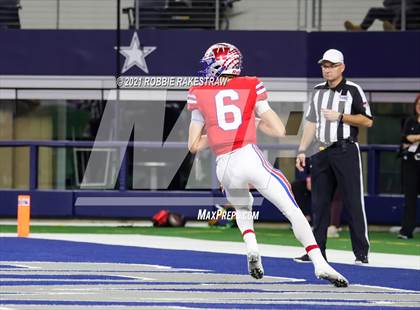 Thumbnail 1 in Westlake vs. Guyer (UIL Football 6A DII Finals) photogallery.