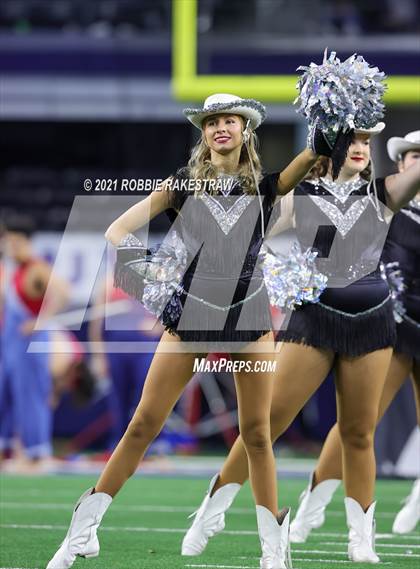 Thumbnail 2 in Westlake vs. Guyer (UIL Football 6A DII Finals) photogallery.