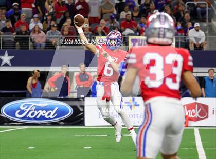 Thumbnail 2 in Westlake vs. Guyer (UIL Football 6A DII Finals) photogallery.