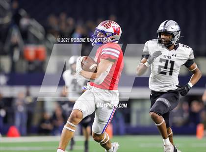 Thumbnail 2 in Westlake vs. Guyer (UIL Football 6A DII Finals) photogallery.