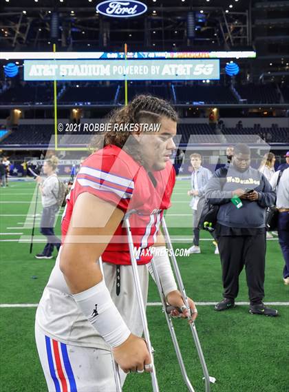 Thumbnail 2 in Westlake vs. Guyer (UIL Football 6A DII Finals) photogallery.