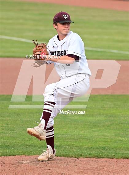 Thumbnail 3 in Maloney vs. Windsor (CIAC Class L Final) photogallery.