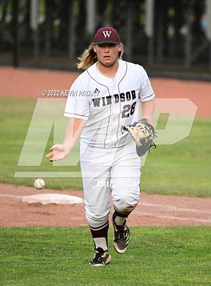 Thumbnail 2 in Maloney vs. Windsor (CIAC Class L Final) photogallery.