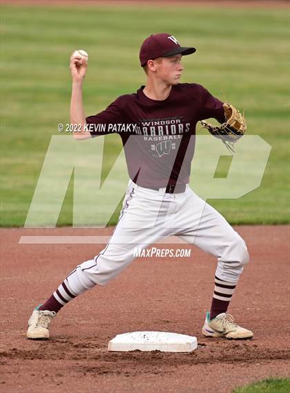Thumbnail 3 in Maloney vs. Windsor (CIAC Class L Final) photogallery.