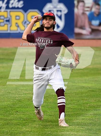 Thumbnail 1 in Maloney vs. Windsor (CIAC Class L Final) photogallery.