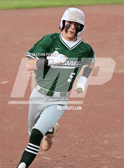 Thumbnail 1 in Maloney vs. Windsor (CIAC Class L Final) photogallery.