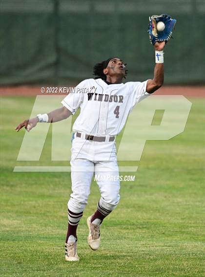 Thumbnail 1 in Maloney vs. Windsor (CIAC Class L Final) photogallery.