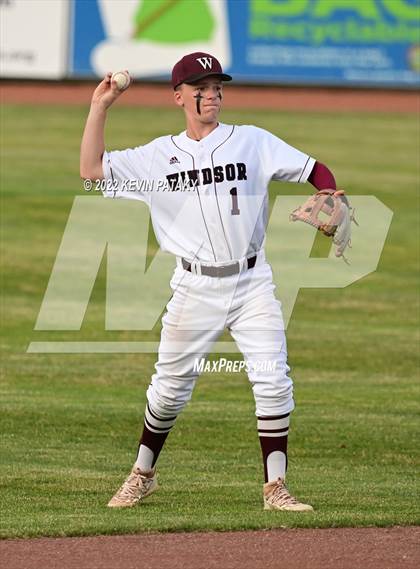 Thumbnail 3 in Maloney vs. Windsor (CIAC Class L Final) photogallery.