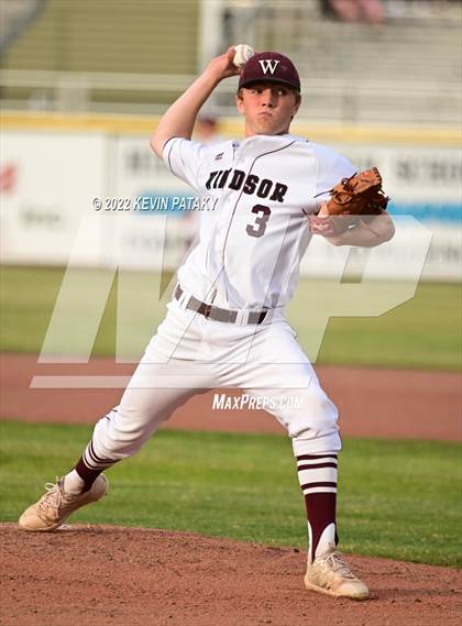 Thumbnail 2 in Maloney vs. Windsor (CIAC Class L Final) photogallery.
