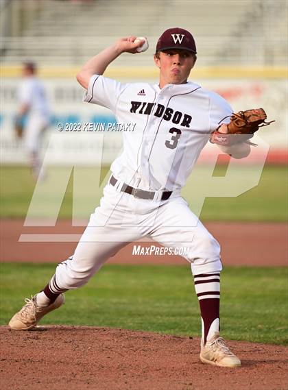 Thumbnail 1 in Maloney vs. Windsor (CIAC Class L Final) photogallery.
