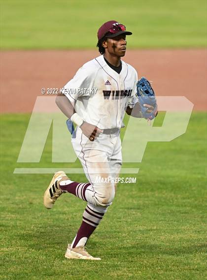 Thumbnail 3 in Maloney vs. Windsor (CIAC Class L Final) photogallery.