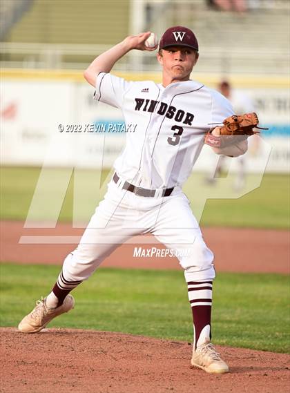 Thumbnail 1 in Maloney vs. Windsor (CIAC Class L Final) photogallery.