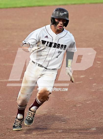Thumbnail 3 in Maloney vs. Windsor (CIAC Class L Final) photogallery.