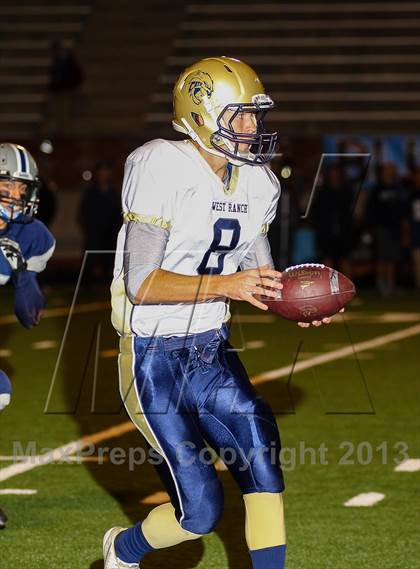 Thumbnail 2 in Saugus vs. West Ranch photogallery.
