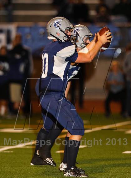 Thumbnail 2 in Saugus vs. West Ranch photogallery.