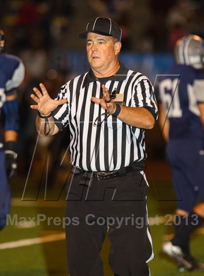 Thumbnail 2 in Saugus vs. West Ranch photogallery.