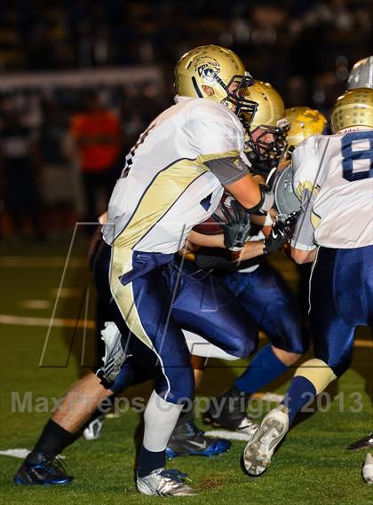 Thumbnail 3 in Saugus vs. West Ranch photogallery.
