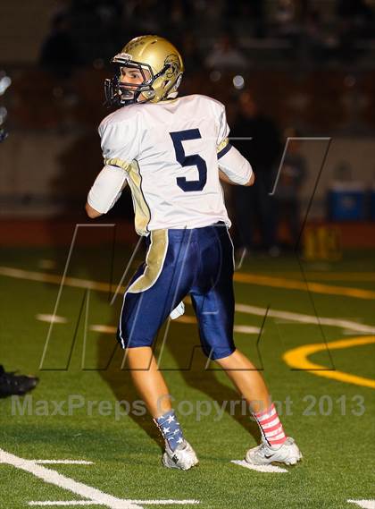 Thumbnail 3 in Saugus vs. West Ranch photogallery.