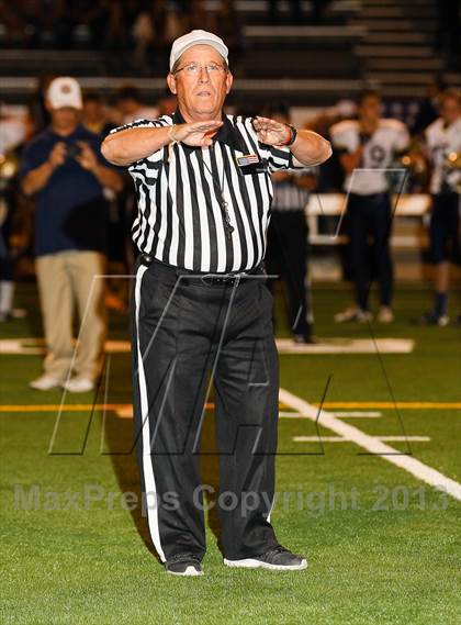 Thumbnail 2 in Saugus vs. West Ranch photogallery.