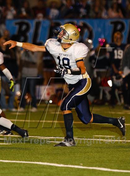 Thumbnail 1 in Saugus vs. West Ranch photogallery.