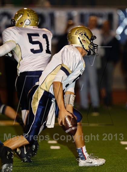 Thumbnail 3 in Saugus vs. West Ranch photogallery.