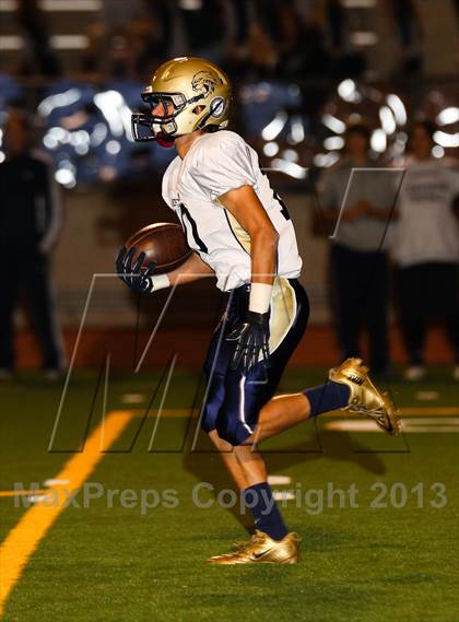 Thumbnail 3 in Saugus vs. West Ranch photogallery.
