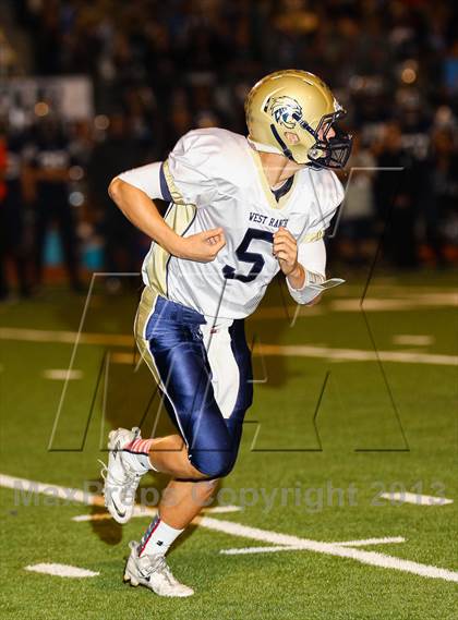 Thumbnail 3 in Saugus vs. West Ranch photogallery.