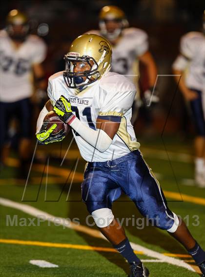 Thumbnail 2 in Saugus vs. West Ranch photogallery.