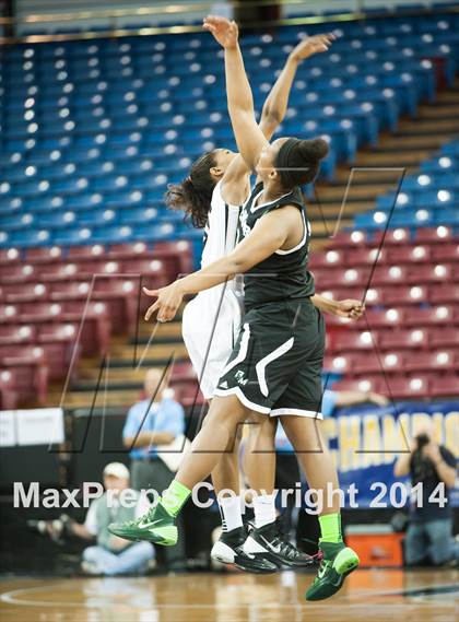 Thumbnail 3 in Archbishop Mitty vs. McNair (CIF NorCal Regional D2 Final) photogallery.