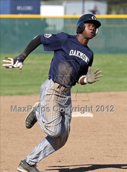 Thumbnail 3 in Casa Roble vs. Oakmont photogallery.