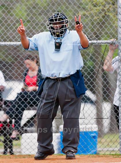 Thumbnail 3 in Bellaire vs Danbury photogallery.