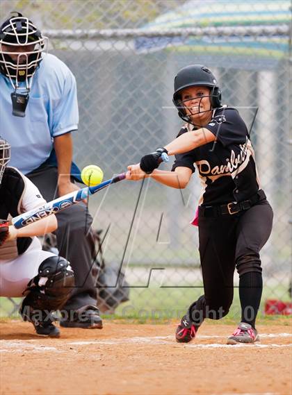 Thumbnail 3 in Bellaire vs Danbury photogallery.