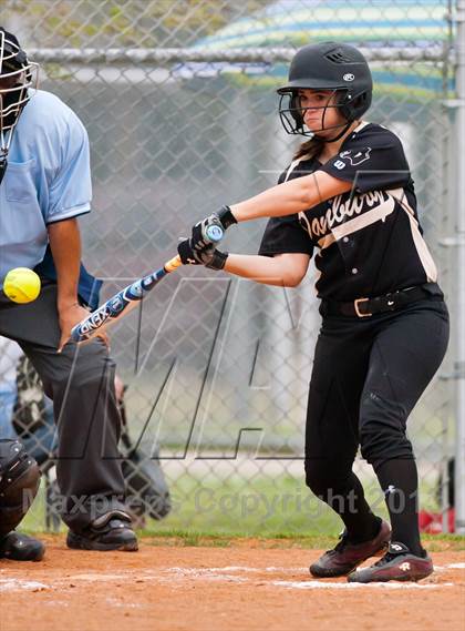 Thumbnail 3 in Bellaire vs Danbury photogallery.
