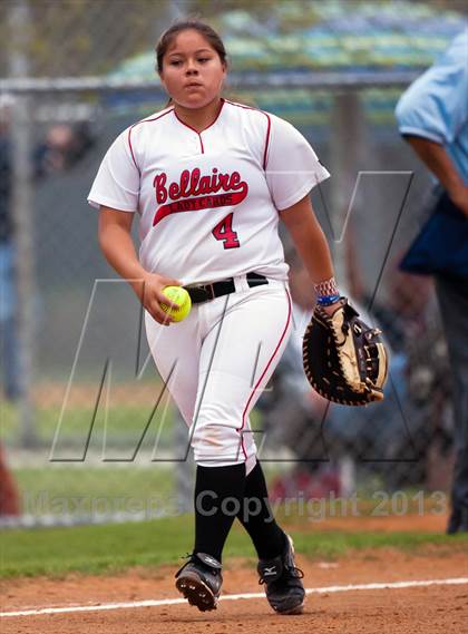 Thumbnail 2 in Bellaire vs Danbury photogallery.