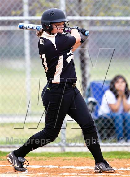 Thumbnail 3 in Bellaire vs Danbury photogallery.